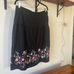 Sequin Embroderied Skirt